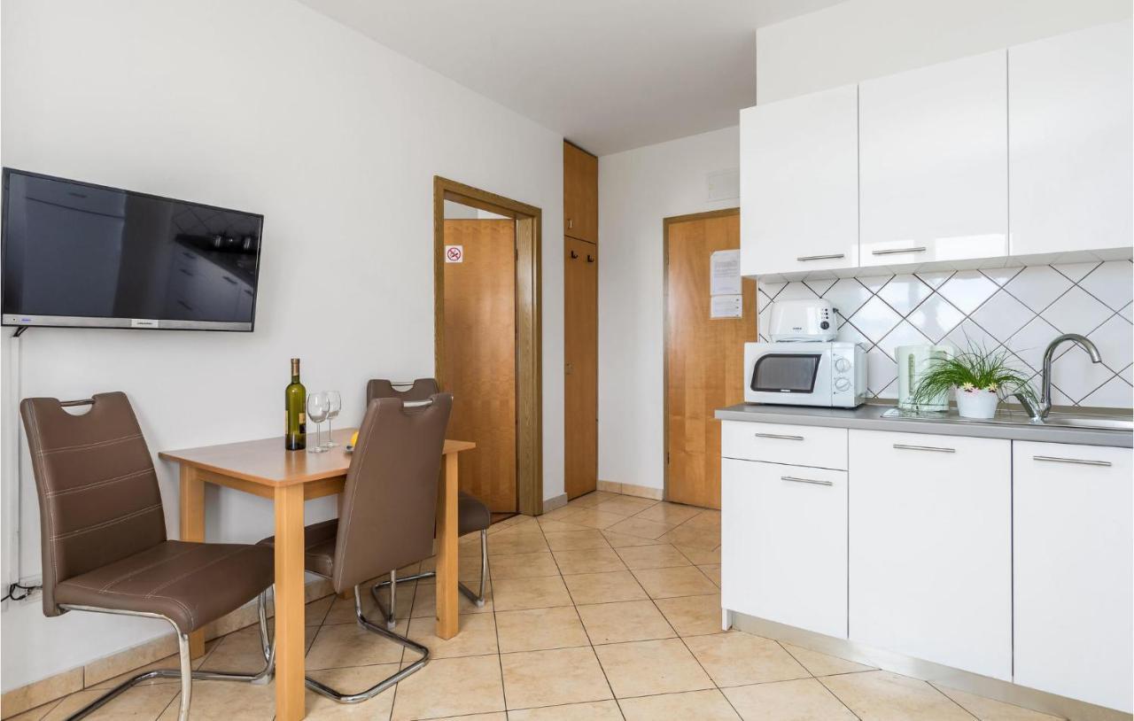 Nice Apartment In Volosko With Kitchen Exterior foto